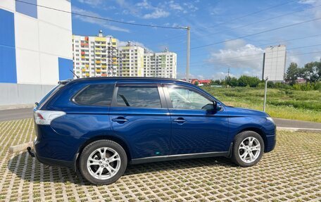 Mitsubishi Outlander III рестайлинг 3, 2014 год, 1 850 000 рублей, 18 фотография