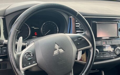 Mitsubishi Outlander III рестайлинг 3, 2014 год, 1 850 000 рублей, 14 фотография