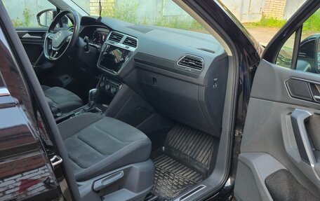 Volkswagen Tiguan II, 2018 год, 2 300 000 рублей, 9 фотография
