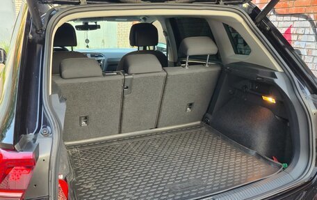 Volkswagen Tiguan II, 2018 год, 2 300 000 рублей, 8 фотография