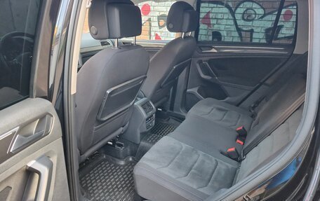Volkswagen Tiguan II, 2018 год, 2 300 000 рублей, 15 фотография
