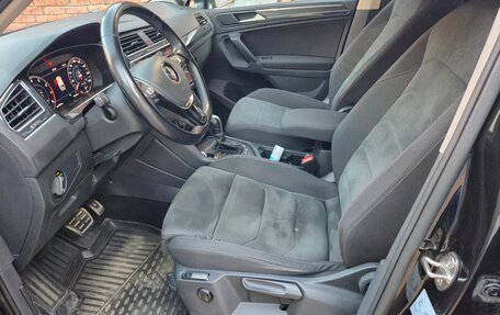 Volkswagen Tiguan II, 2018 год, 2 300 000 рублей, 11 фотография