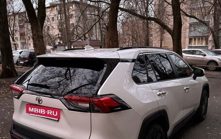 Toyota RAV4, 2020 год, 3 100 000 рублей, 2 фотография