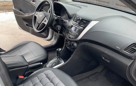 Hyundai Solaris II рестайлинг, 2015 год, 750 000 рублей, 13 фотография