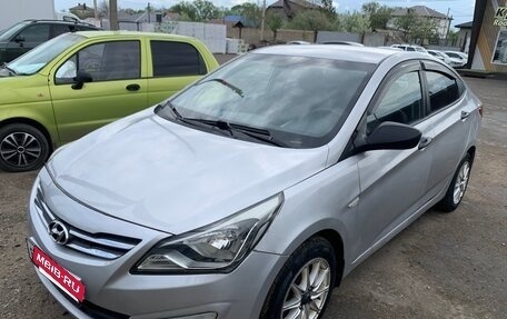 Hyundai Solaris II рестайлинг, 2015 год, 750 000 рублей, 7 фотография