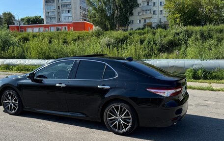 Toyota Camry, 2023 год, 3 650 000 рублей, 4 фотография
