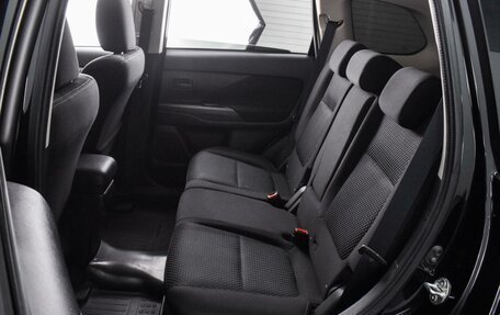 Mitsubishi Outlander III рестайлинг 3, 2016 год, 2 415 000 рублей, 9 фотография