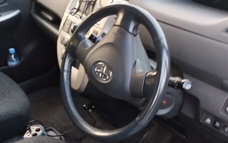 Toyota Ractis I, 2008 год, 600 000 рублей, 8 фотография