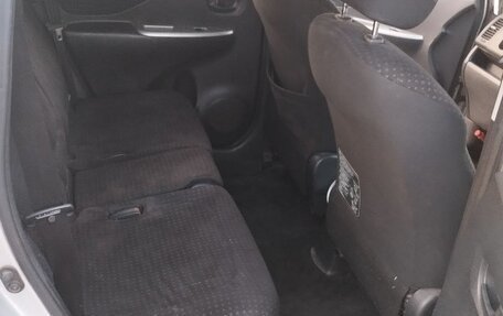 Toyota Ractis I, 2008 год, 600 000 рублей, 5 фотография