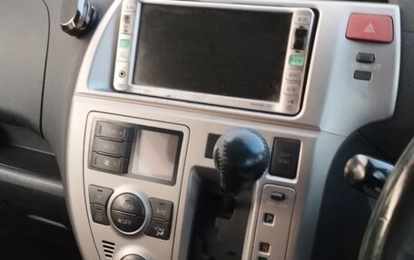 Toyota Ractis I, 2008 год, 600 000 рублей, 9 фотография