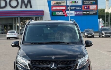 Mercedes-Benz V-Класс, 2017 год, 4 825 000 рублей, 2 фотография
