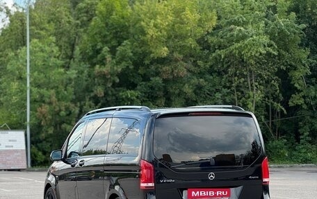 Mercedes-Benz V-Класс, 2017 год, 4 825 000 рублей, 5 фотография
