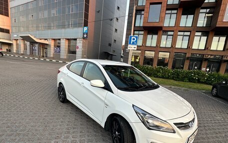 Hyundai Solaris II рестайлинг, 2016 год, 915 000 рублей, 2 фотография