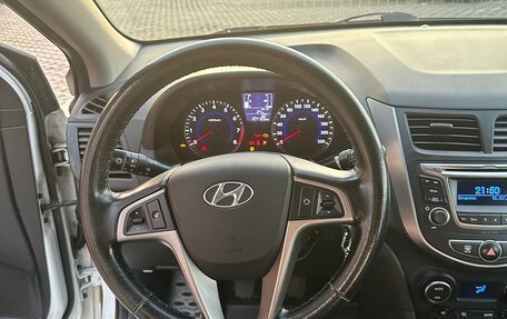 Hyundai Solaris II рестайлинг, 2016 год, 915 000 рублей, 27 фотография