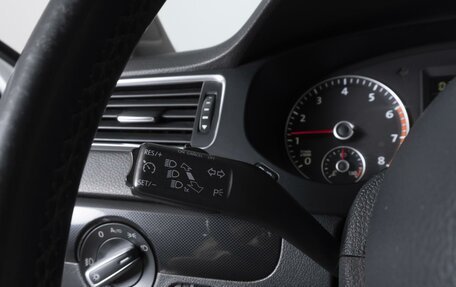 Volkswagen Jetta VI, 2011 год, 999 000 рублей, 14 фотография