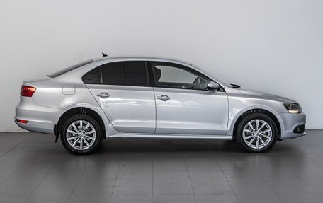 Volkswagen Jetta VI, 2011 год, 999 000 рублей, 5 фотография