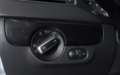 Volkswagen Jetta VI, 2011 год, 999 000 рублей, 13 фотография