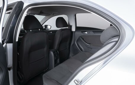 Volkswagen Jetta VI, 2011 год, 999 000 рублей, 10 фотография