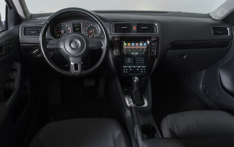 Volkswagen Jetta VI, 2011 год, 999 000 рублей, 6 фотография