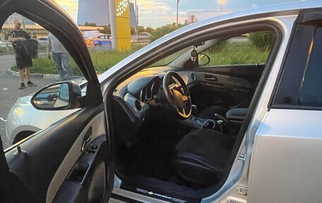 Chevrolet Cruze II, 2011 год, 600 000 рублей, 10 фотография