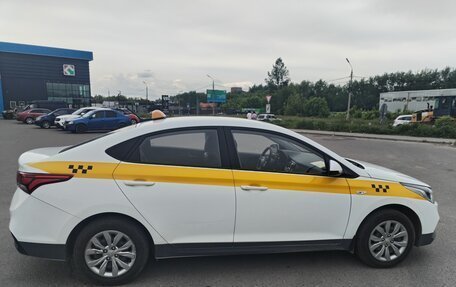 Hyundai Solaris II рестайлинг, 2019 год, 780 000 рублей, 3 фотография