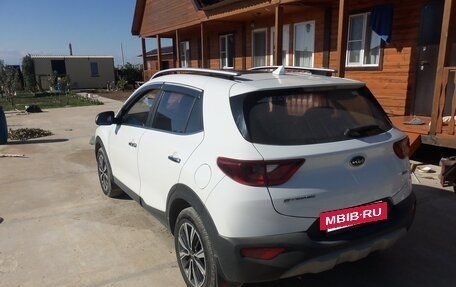KIA Stonic, 2019 год, 1 790 000 рублей, 4 фотография
