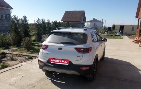 KIA Stonic, 2019 год, 1 790 000 рублей, 3 фотография