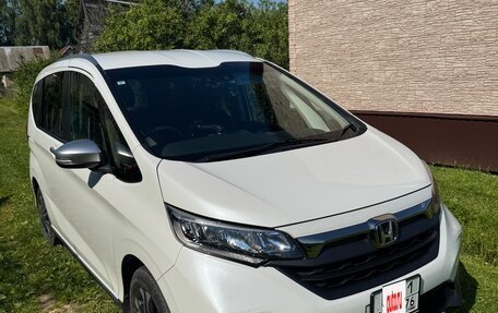 Honda Freed II, 2021 год, 2 150 000 рублей, 2 фотография