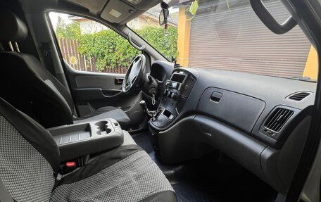 Hyundai Grand Starex Grand Starex I рестайлинг 2, 2010 год, 1 280 000 рублей, 32 фотография