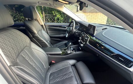 BMW 5 серия, 2019 год, 2 950 000 рублей, 10 фотография