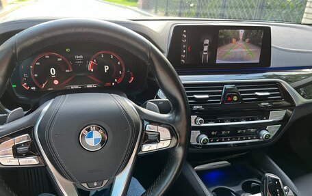BMW 5 серия, 2019 год, 2 950 000 рублей, 14 фотография