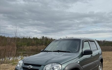 Chevrolet Niva I рестайлинг, 2018 год, 800 000 рублей, 2 фотография