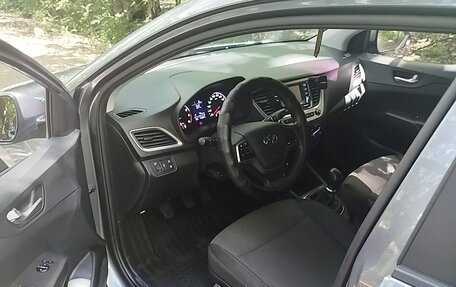 Hyundai Solaris II рестайлинг, 2018 год, 1 150 000 рублей, 6 фотография