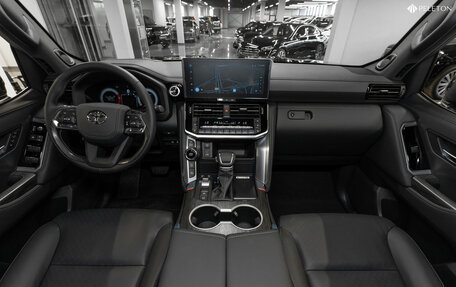 Toyota Land Cruiser, 2025 год, 13 300 000 рублей, 8 фотография