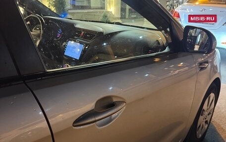 KIA Rio III рестайлинг, 2015 год, 1 120 000 рублей, 12 фотография