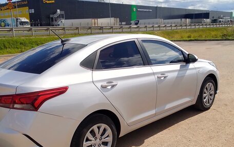 Hyundai Solaris II рестайлинг, 2021 год, 1 690 000 рублей, 10 фотография
