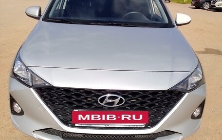 Hyundai Solaris II рестайлинг, 2021 год, 1 690 000 рублей, 7 фотография