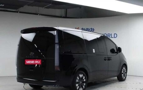 Hyundai Staria, 2023 год, 3 700 000 рублей, 2 фотография