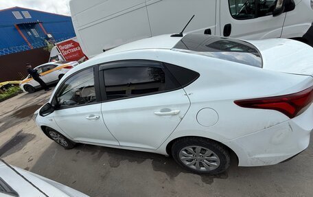 Hyundai Solaris II рестайлинг, 2019 год, 630 000 рублей, 4 фотография
