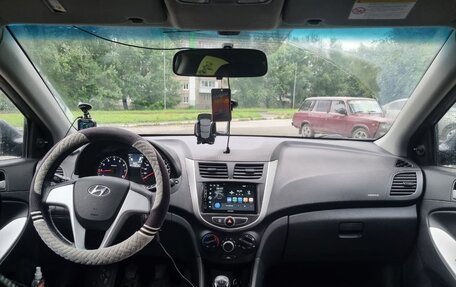 Hyundai Solaris II рестайлинг, 2011 год, 750 000 рублей, 5 фотография