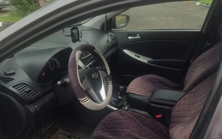 Hyundai Solaris II рестайлинг, 2011 год, 750 000 рублей, 7 фотография