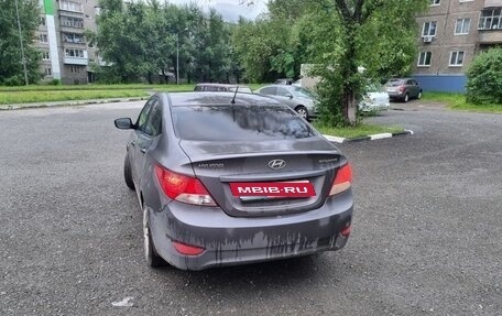 Hyundai Solaris II рестайлинг, 2011 год, 750 000 рублей, 4 фотография