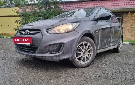 Hyundai Solaris II рестайлинг, 2011 год, 750 000 рублей, 3 фотография