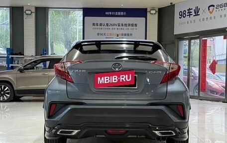 Toyota C-HR I рестайлинг, 2022 год, 1 990 000 рублей, 3 фотография