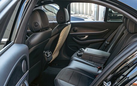 Mercedes-Benz E-Класс, 2019 год, 3 780 000 рублей, 18 фотография