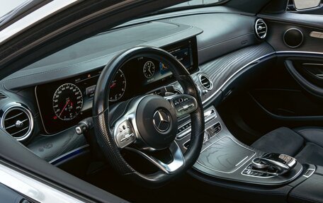 Mercedes-Benz E-Класс, 2019 год, 3 780 000 рублей, 26 фотография