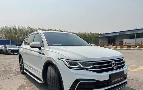 Volkswagen Tiguan II, 2022 год, 2 800 888 рублей, 1 фотография