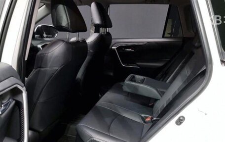 Toyota RAV4, 2019 год, 2 900 000 рублей, 9 фотография