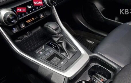 Toyota RAV4, 2019 год, 2 900 000 рублей, 6 фотография