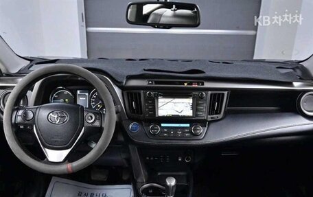 Toyota RAV4, 2018 год, 2 700 000 рублей, 5 фотография